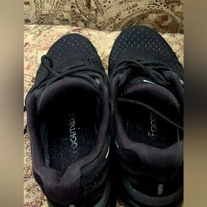 NIKE AIR MAX 2017 size 7’s-used